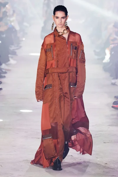 Look 13